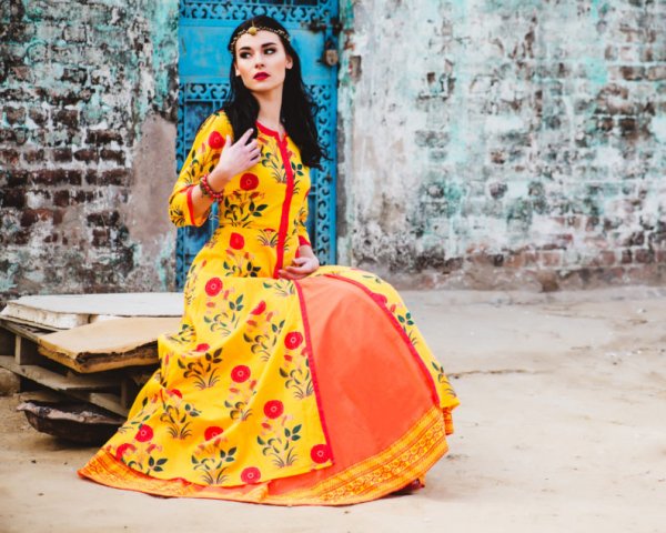 Are You an Ardent Fan of Traditional Indian Dresses? We Bring You Best Long Kurtis Available Online to Compliment Your Wardrobe in 2019