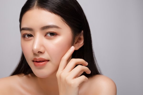 Ingin Kulit Sehat dan Ternutrisi? Rawatlah Kulit Cantikmu dengan Rangkaian Skincare Eleora