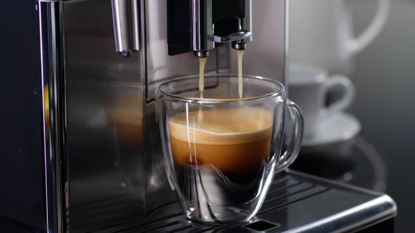 15 Rekomendasi Coffee Maker Terbaik untuk Anda Pecinta Kopi Anti Ribet! (2023)