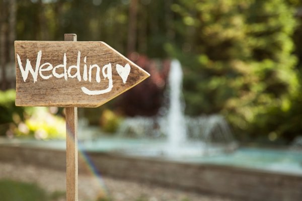Kalau Kantong Lagi Tipis, Berikut 30 Kado Pernikahan Murah yang Paling Pas, Rekomendasi dari Para Ahli!  (2023)