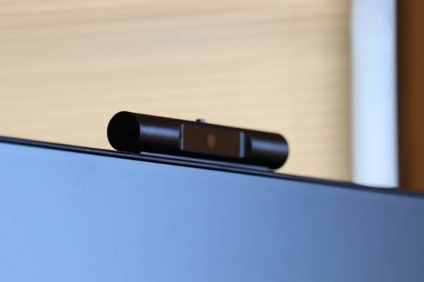 Komunikasi Lebih Mudah dengan 10 Rekomendasi Webcam Logitech Terbaik Ini (2020)