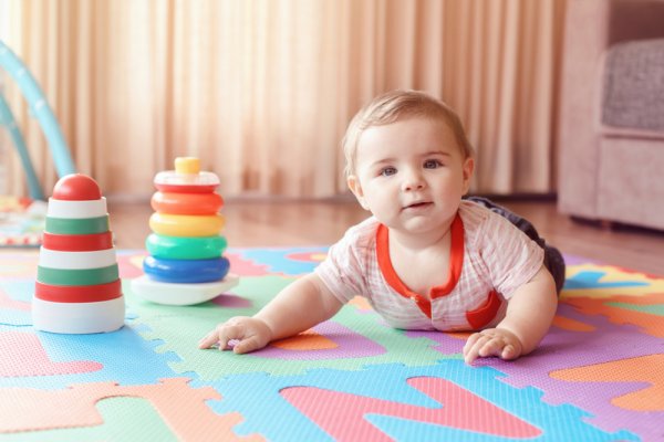 10 Rekomendasi Playmat Terbaik untuk Bayi Bermain hingga Belajar Tengkurap dan Merangkak dengan Aman (2023)
