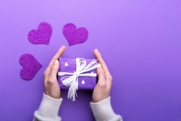 10 Unusual but Affordable Gifts for Boyfriend Under 500 Rupees. Plus Cool Ideas that Cost Nothing To Make Him Feel Special(2020)