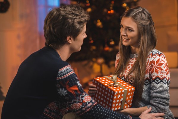 Top 10 món quà Noel ý nghĩa tặng người yêu (năm 2020)