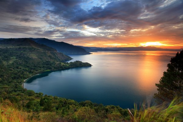 Wisata Danau Toba dan 10 Keindahan Wisata Sekitarnya yang Booming Sampai Mancanegara!