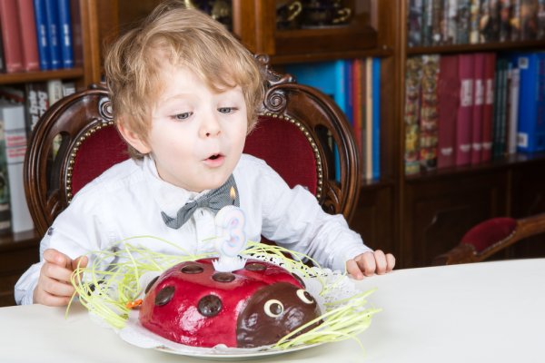Top 10 đồ chơi làm quà sinh nhật cho bé 3 tuổi tốt nhất (năm 2020)