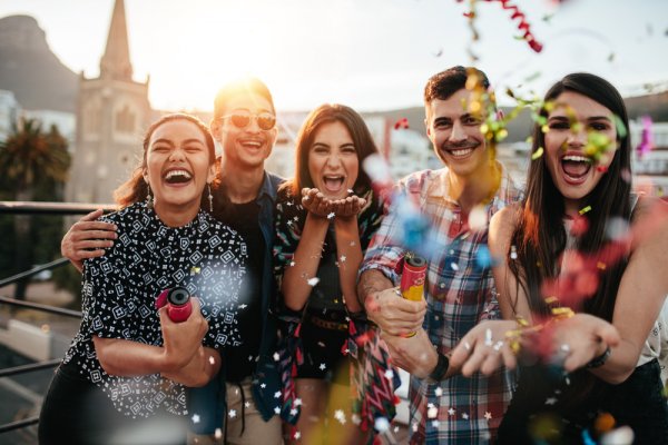 Make Friendship Day Special with Some Gifts and Quirky Gestures! Put a Grin On Your Friends' Faces with These 10 Friendship Day Gifts (2019)