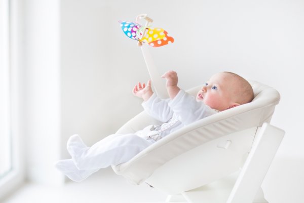 Yuk, Cek 10 Rekomendasi Kursi Bayi Goyang yang Bikin Si Kecil Makin Nyaman (2021)