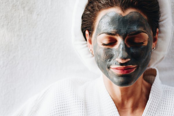 Reduce and Stop the Prevalence of Acne on the Face. Here are Effective Face Scrubs for Acne-Prone Skin with the Ability to Remove Blemishes on the Face.