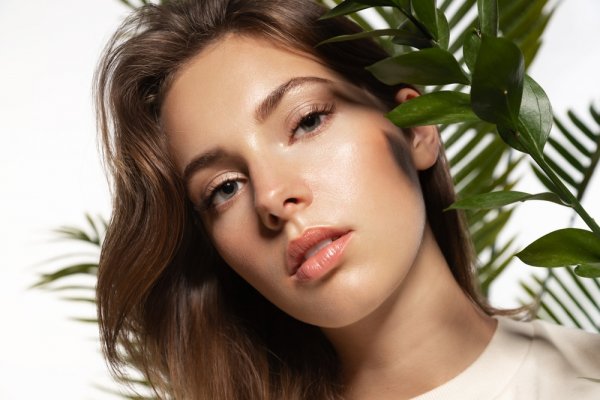 Bikin Wajah Cantik, Inilah 10 Rekomendasi Kosmetik Wajah Terbaik untuk Tampilan Flawless (2023)