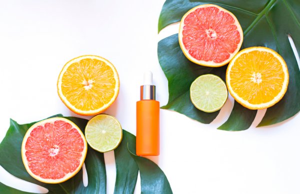 Top 10 serum dưỡng trắng, trẻ hóa, làm đẹp da với vitamin C (năm 2020)