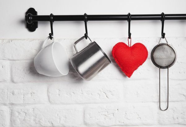 10 Gift Ideas for the Kitchen for People Who Love to Cook and 3 Reasons Why Kitchenware is the Best Gift Ever (2018)
