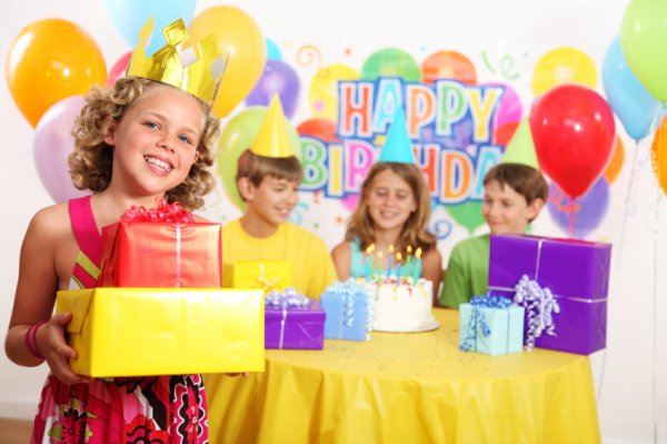अपने बच्चे के जन्मदिन पर रखें रॉकेट थीम्ड पार्टी और बनाएं अपने बच्चे का जन्म दिन बेहद खास। 10 बेस्ट रॉकेट पार्टी  फेवर और पार्टी के लिए कुछ मजेदार सुझाव (2020)