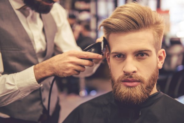 10 Model Rambut Keren Pria yang akan Ngetren di 2018