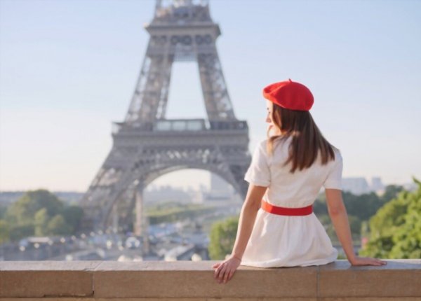 10 món đồ cần thiết tạo nên bí quyết mặc đẹp như quý cô Pháp mỗi ngày (năm 2022)