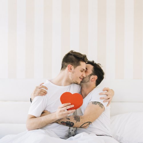 अगर आप गे बॉयफ्रेंड से प्यार करते है,(2020) तो यहां आपके प्रेमी के लिए 10 साधारण लेकिन प्रभावशाली उपहार विकल्प दिए गए है,यह उपहार विचार कुछ विचित्र और अलग है,जो आपके प्रेमी की मुस्कुराहट की गारंटी देतें है।