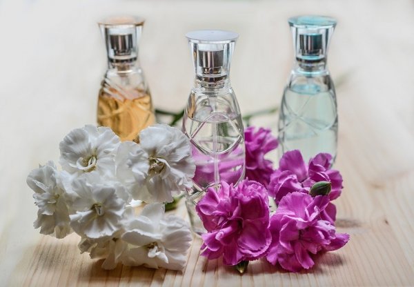 30 Parfum Morris Pilihan Ahli yang Berguna untuk Meningkatkan Rasa Percaya Diri (2023)