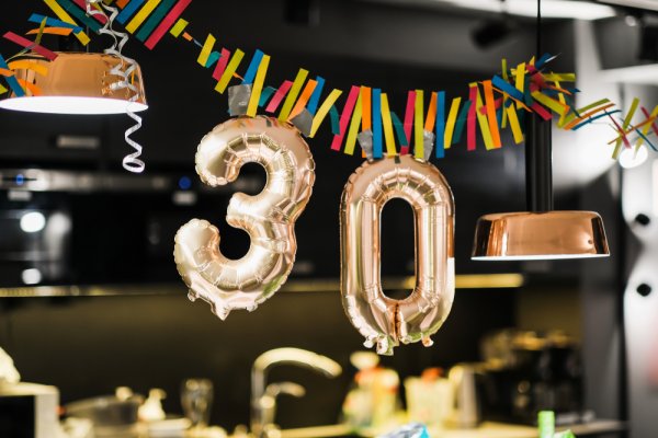 10 Great Gifts for Boyfriend's 30th Birthday and How to Deal with the Birthday Blues