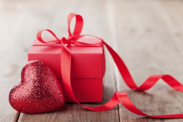 romantic gifts for husband