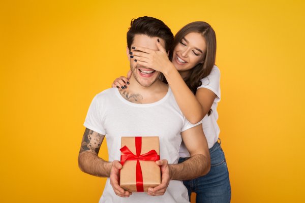Top 10 quà sinh nhật bất ngờ tặng bạn trai mới quen (năm 2020)