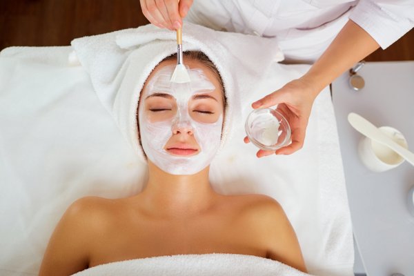 10 Rekomendasi Tempat Facial Hits di Jakarta yang Bikin Anda Selalu Cantik (2023)