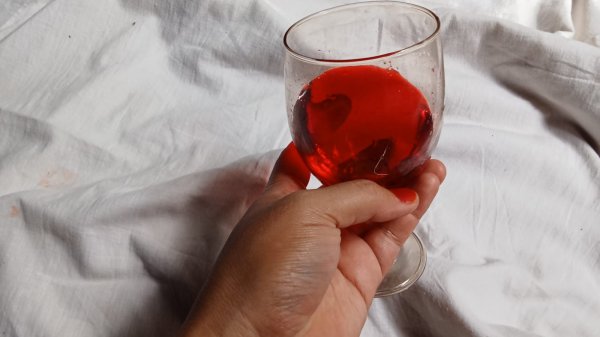10 Rekomendasi Minuman Wine yang Cocok Menemani Dinner Romantis bersama Pasangan! (2023)