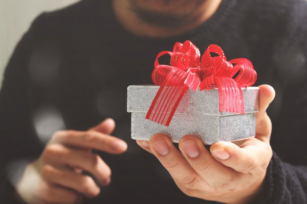 Gifting on a Shoestring Budget: 10 Gifts for Boyfriend up to 500 Rupees