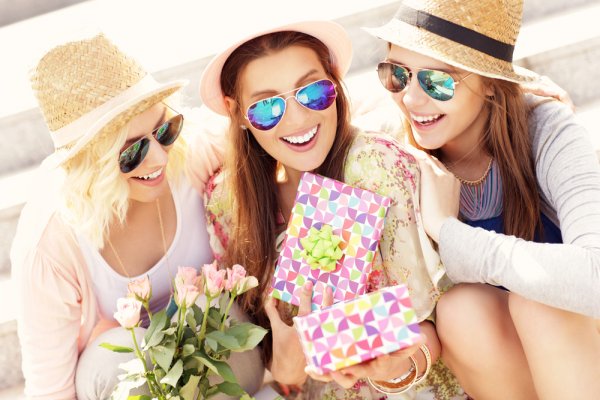 Forge a Lasting Bond of Friendship with Our Memorable Friendship Day Gift Suggestions for Your Best Friends: 10 Gift Ideas They Will Obsess Over! (2019)