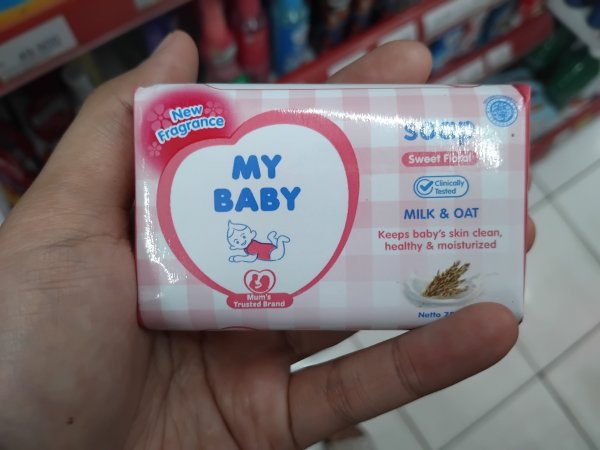 10 Rekomendasi Sabun Bayi untuk Kulit Sensitif yang Terbukti Aman (2023)