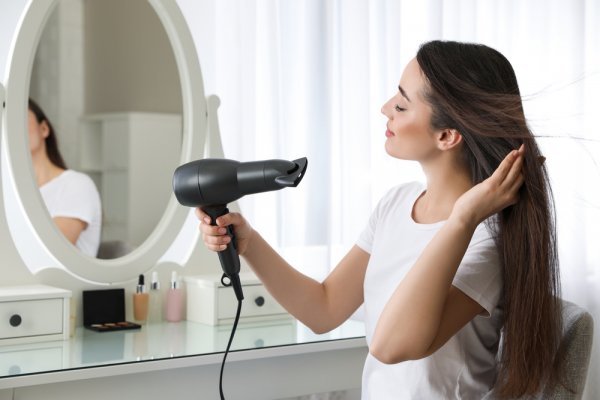 15 Rekomendasi Hair Dryer Terbaik Profesional yang Memberikan Hasil Salon di Rumah	(2023)