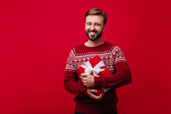 Gợi ý 10 món quà ý nghĩa và thiết thực cho nam để Giáng Sinh thêm ấm áp (năm 2021)