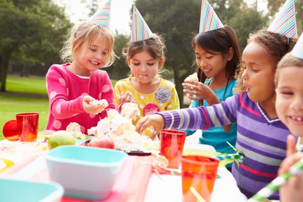 Top 30 món quà sinh nhật cho bé gái 9 tuổi khiến bé thích mê (năm 2022)! Phiên bản mới nhất được lựa chọn bởi các chuyên gia quà tặng	
