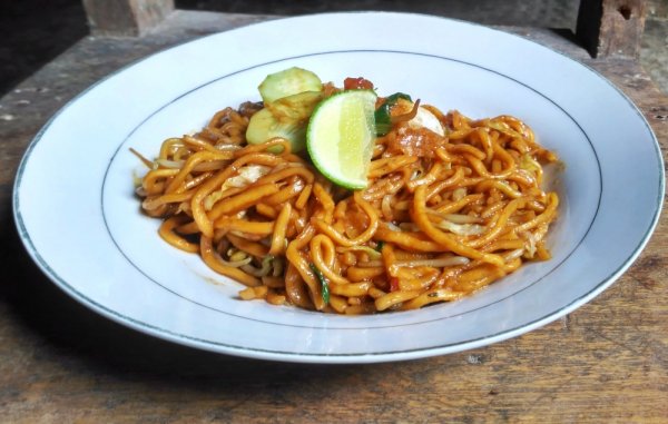 Mencicip Kelezatan Mie Aceh: Jelajahi 8 Rekomendasi Restoran Terbaik di Surabaya (2024)