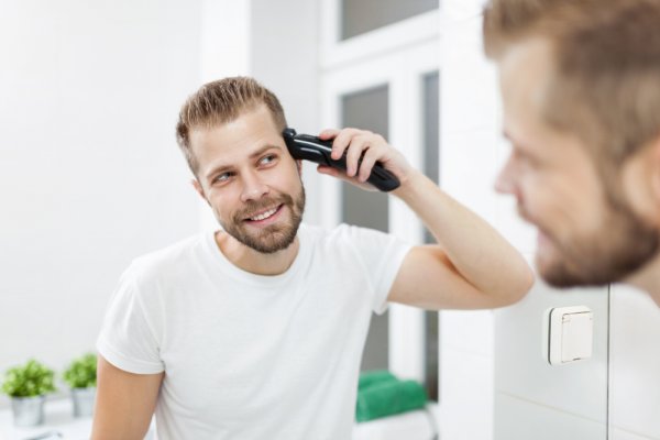 10 tông đơ điện cắt tóc nào tốt nhất hiện nay phù hợp cho cả gia đình bạn? (năm 2022)