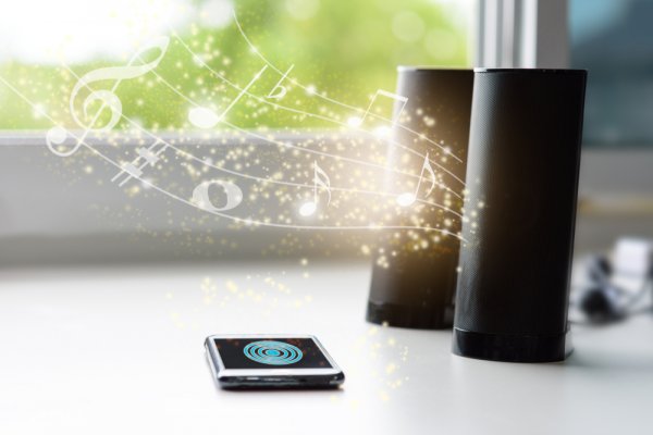 Should You Get a Smart Speaker or a Bluetooth Speaker(2020)? Points That Buyers Need to Consider While Buying Bluetooth or Smart Speakers, along with Some of the Best Options Available in the Market.