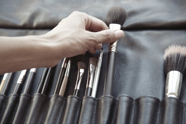 Foundation Brushes are the Tools to Create Greatness(2020):10 Best Foundation Brushes that Will up Your Makeup Game in Just a Few Swipes.