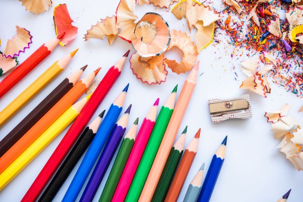 Top 10 nhãn hiệu bút chì màu cho người đam mê hội họa nên sở hữu (năm 2022)