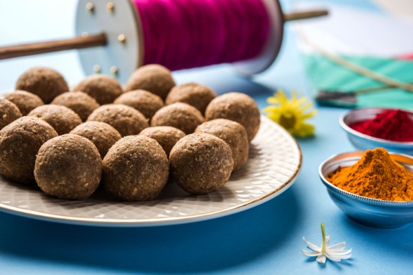 Learn the Customs and Traditions Behind Makar Sankranti Festival and Treat Friends & Family to Our Pick of the Top 10 Gifts for This Festival (2019)