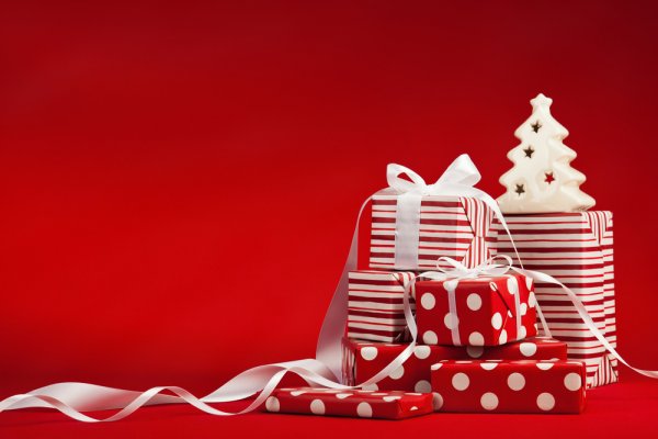 Gợi ý 10 món quà tặng Giáng Sinh thiết thực cho khách hàng (năm 2020)