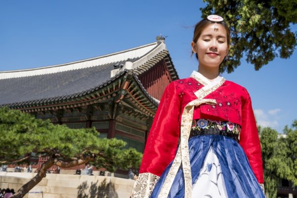 Suka Banget sama Kebudayaan Korea? Yuk, Kenalan dengan 7 Jenis Pakaian Tradisional Korea yang Unik dari Berbagai Dinasti