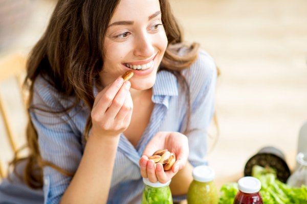 15 Rekomendasi Snack untuk Kamu yang Lagi Diet (2023)