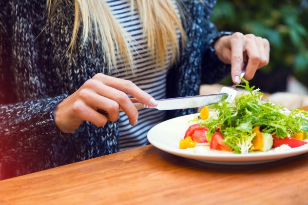 Jangan Asal Pilih Peralatan Makan, Inilah 10 Rekomendasi Peralatan Makan Set Berkualitas yang Sesuai Kebutuhanmu (2023)