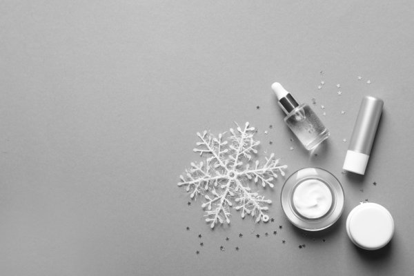  Take Proper Care of Your Skin During Winter and Figure Out the Causes of Dry Skin. Here are Some Awesome Winter Skin Care Home Remedies to Fend off Dry Skin During Winter.