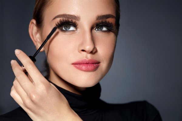 When a Lash Extension Job Goes Awry or Your Falsies Just Won’t Cooperate, There’s One Beauty Staple that Will Never Fail You: Mascara(2020). Find the Best Mascara for Adding More Volume to Your Eyelashes.
