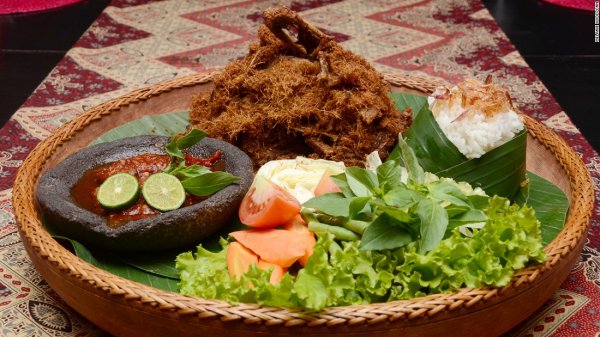 15 Rekomendasi Makanan Tradisional Indonesia yang Bikin 