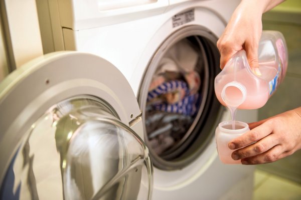 10 Rekomendasi Deterjen untuk Mesin Cuci yang Aman Bagi Pakaian Anda (2023)