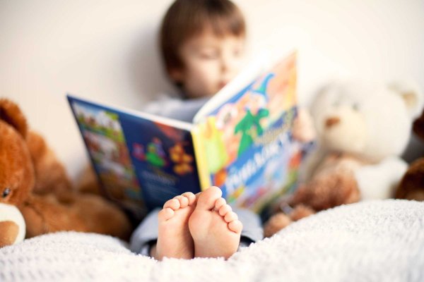कुछ अच्छी पुस्तकों की तलाश है? हम आपके बच्चों के लिए कुछ अद्भुत और बेहतरीन किताबें लाए हैं, जिन्हें वह ऑनलाइन/ऑफलाइन पढ़ सकते हैं (2019)