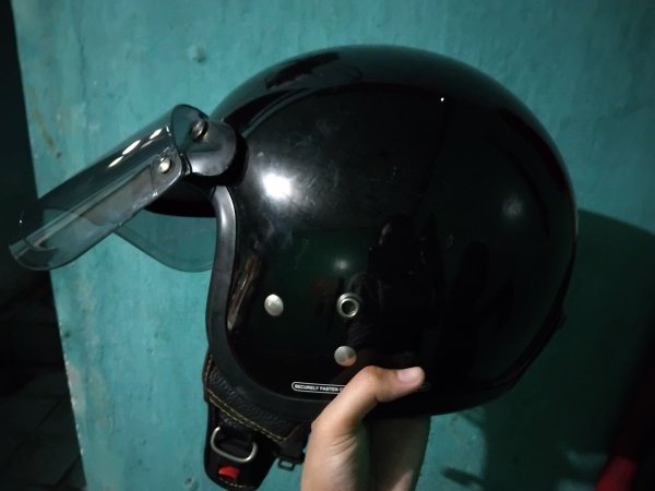 Motoran Semakin Aman dengan 10 Rekomendasi Helm Retro yang Stylish Khas Anak Muda (2023)