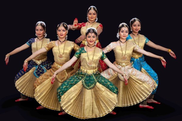 Bless the Debutante on the Day of Their Arangetram with an Auspicious Gift. 10 Propitious Gifts for Arangetram Function for Celebrating the New Dancer (2019)