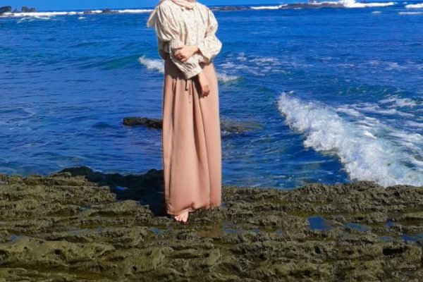 30 Rekomendasi Baju Pantai Perempuan yang Cocok untuk Muslimah Menurut Ahli Fashion (2023)